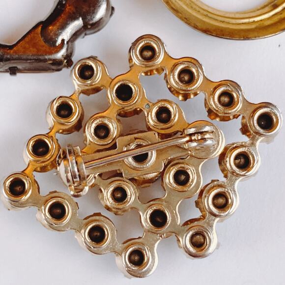 Lot of 3 VTG Brooches Mid Century to 1990s Gold Tone Rhinestone Mix READ - Picture 11 of 12
